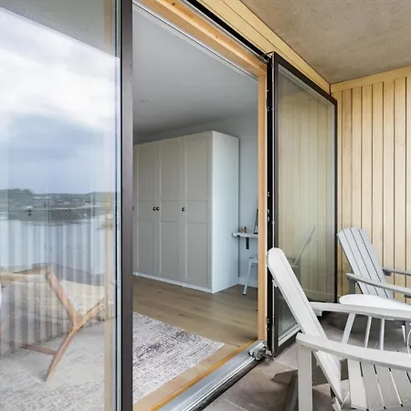 Primero - Villas * Hayle